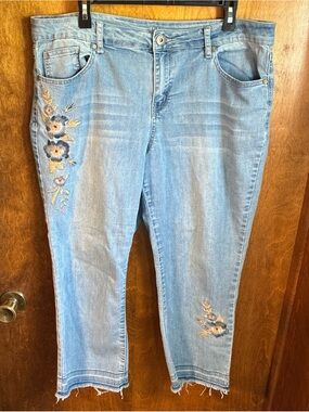 Embroidered Raw Edge Light Wash Jeans A.n.a Sz 16 Ankle Boho Hippie Festival